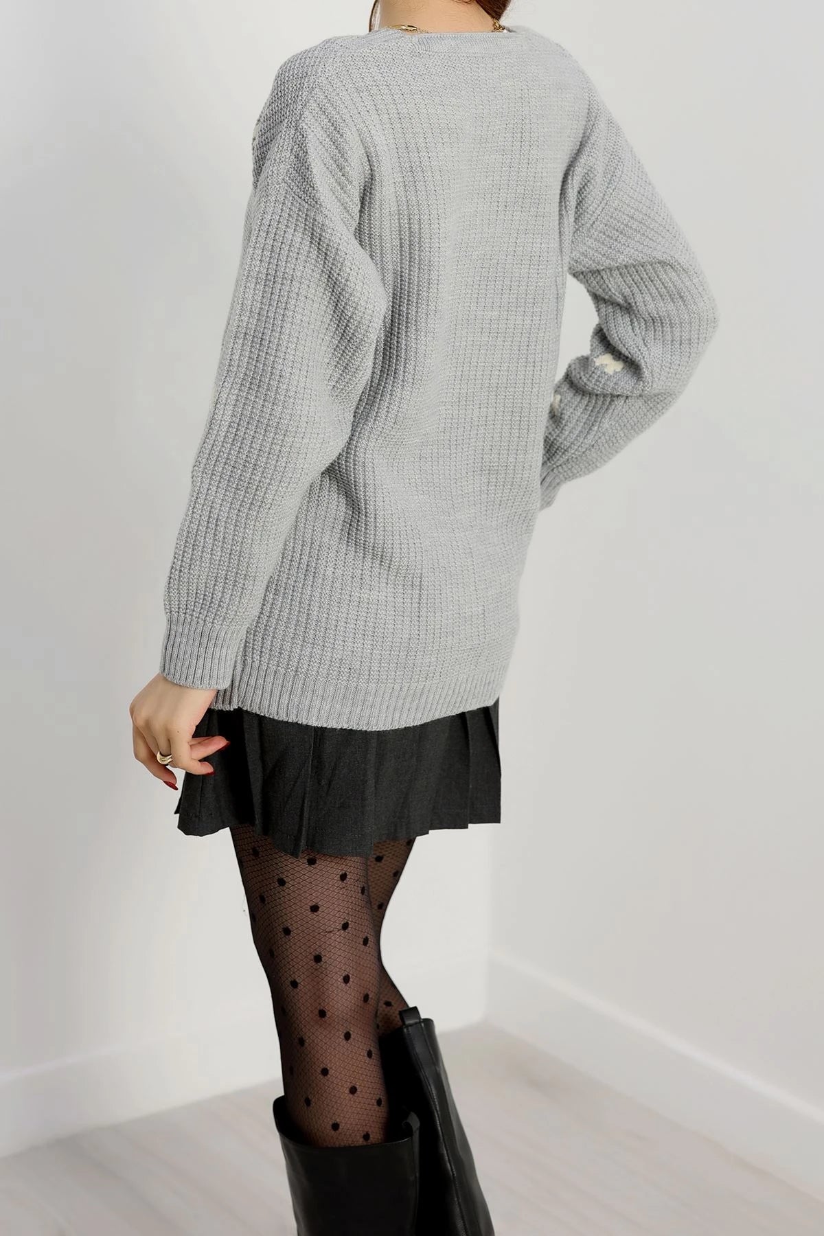 Women’s Embroidered Knit Cardigan – Grey & Latte