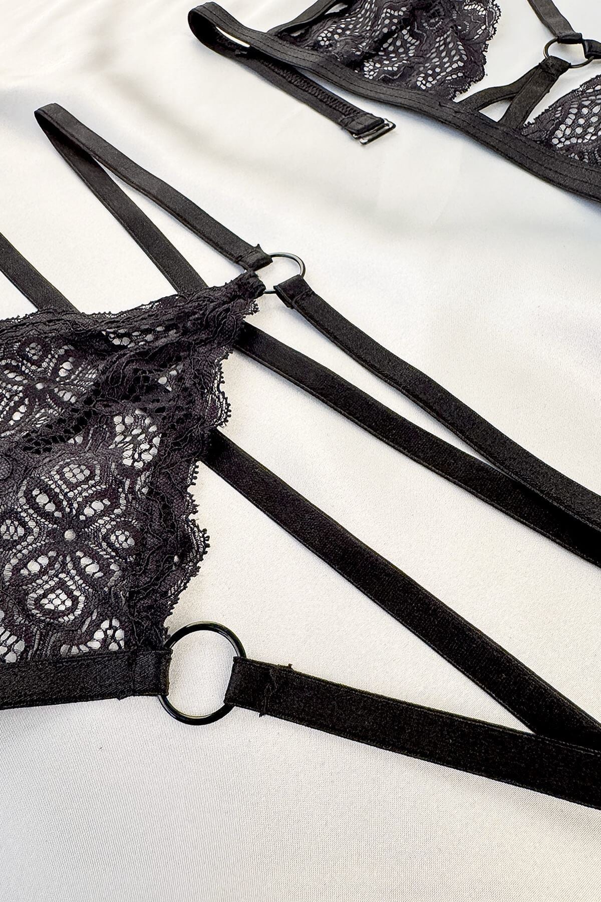 Special Edition O-Ring Lace Lingerie Set - Sleek Black