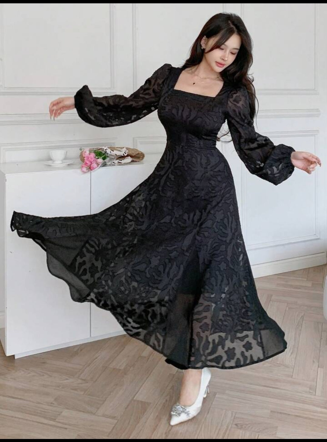 Feyla Women's Square Neck Long Sleeve Simple Elegant Dress With Graphic Detail