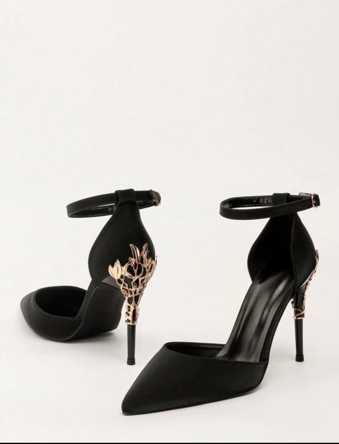 Luxurious and captivating women's footwear