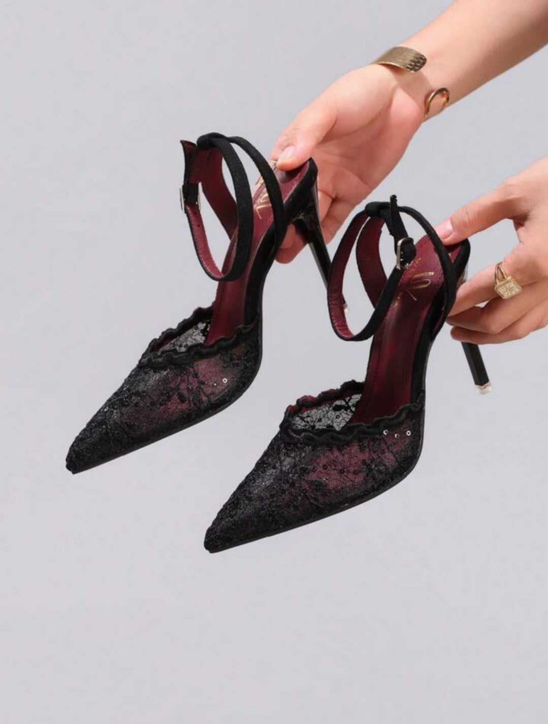 Fashionable Lace Embroidered High Heel Shoes