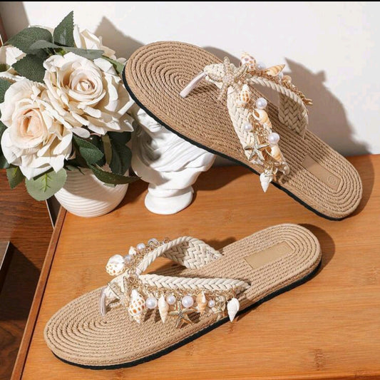 An elegant nautical-style slipper for a comfortable look
