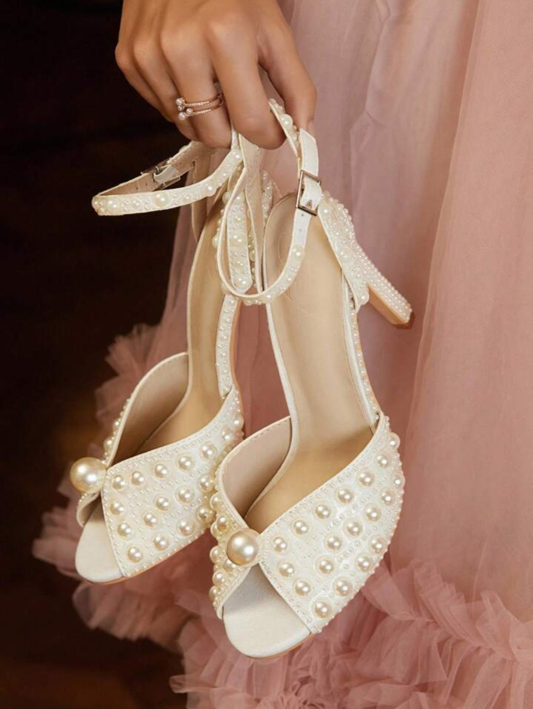 Fashion Trends: CUCCOO HITCHD—Elegant Stiletto