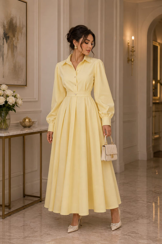 Elegant long dress with a wide cut and shirt collar