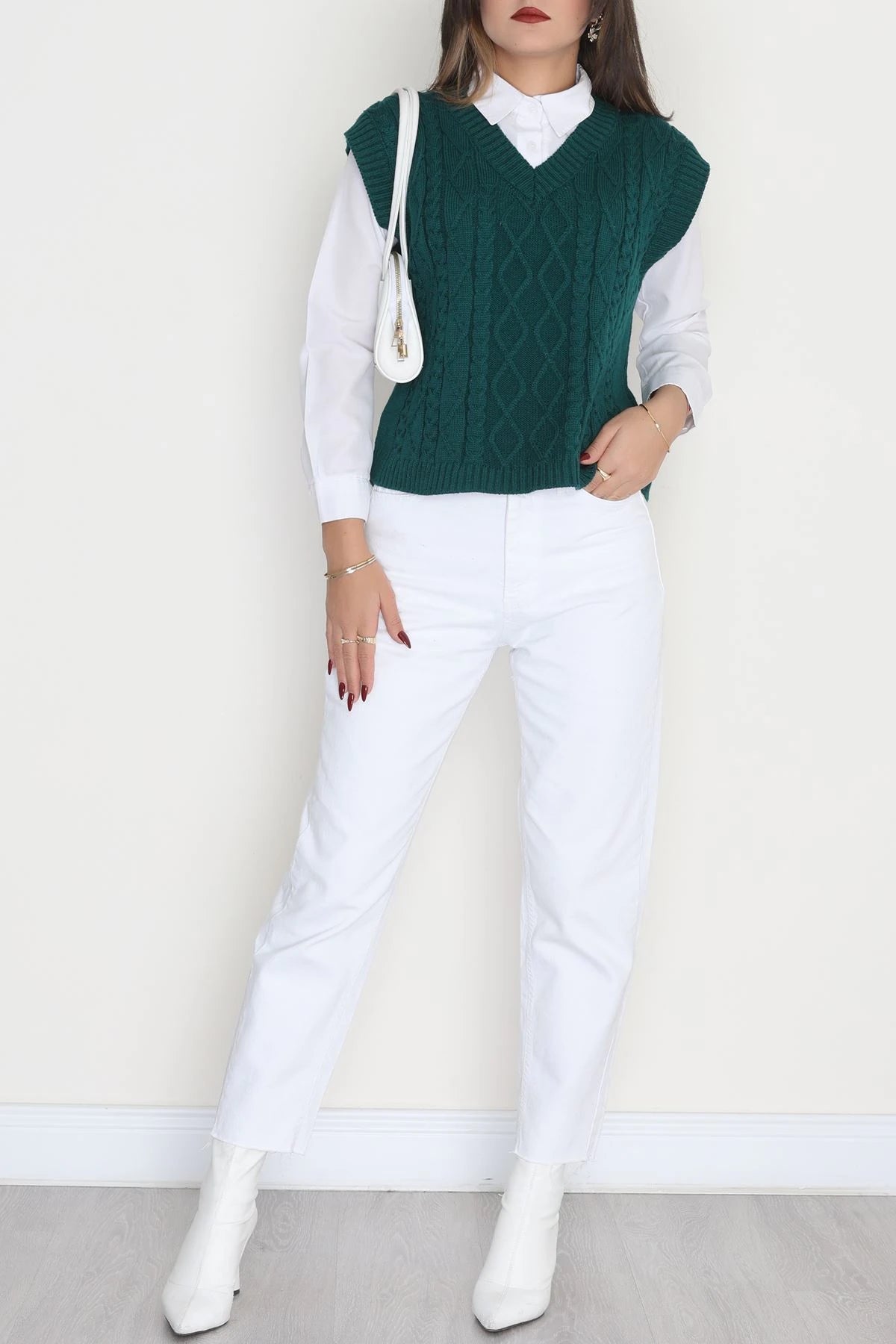 Women’s Classic V-Neck Knitwear Sweater Vest – Forest Green (Nefti)
